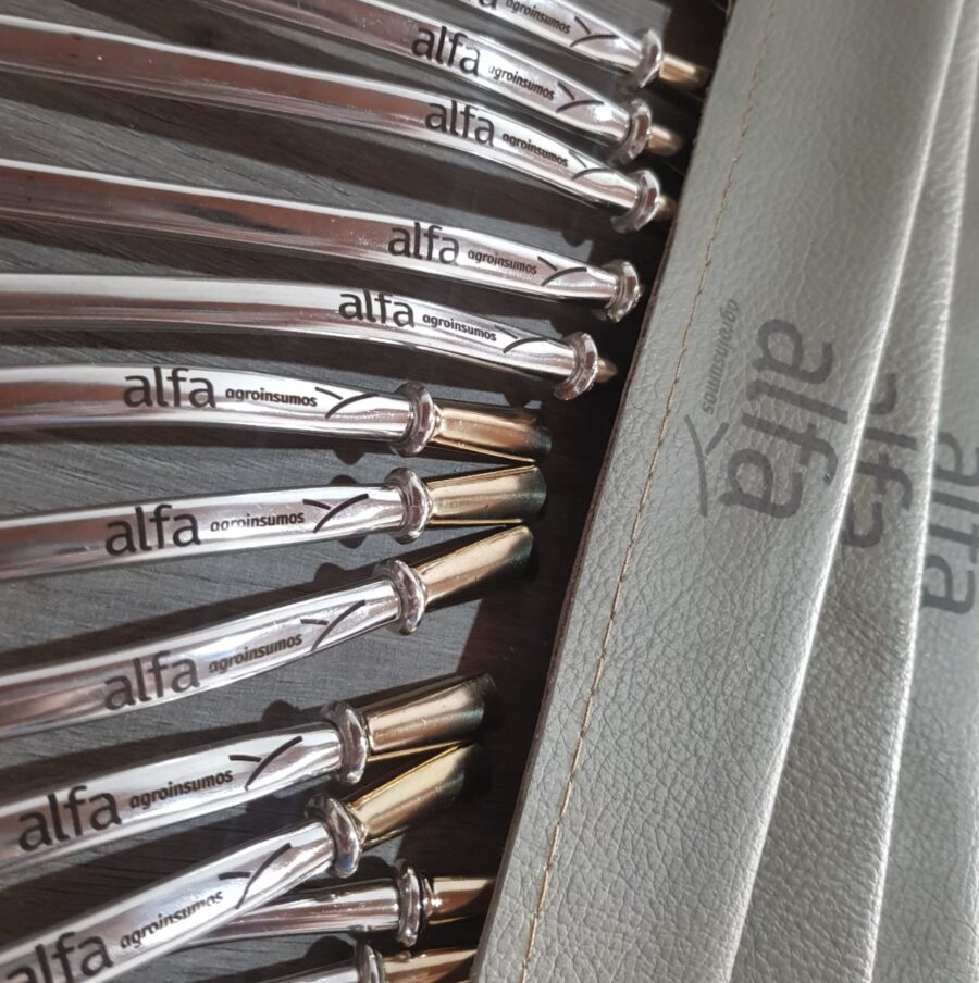Bombillas metálicas grabadas con logo de empresa
